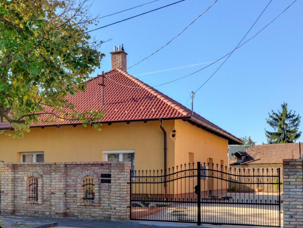 Anita Budapeste Exterior foto